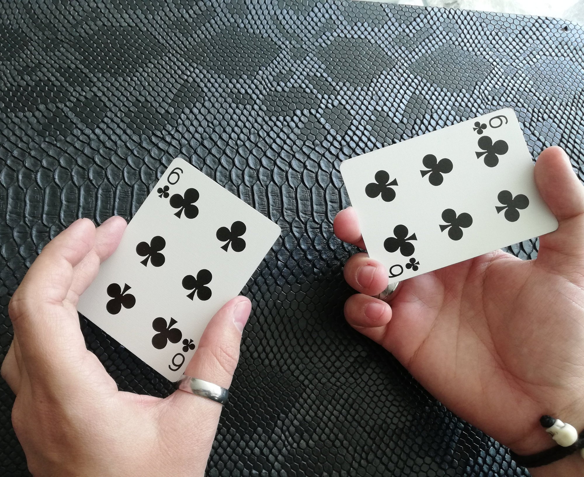 Se lo que estas pensando- TRUCO CON CARTAS