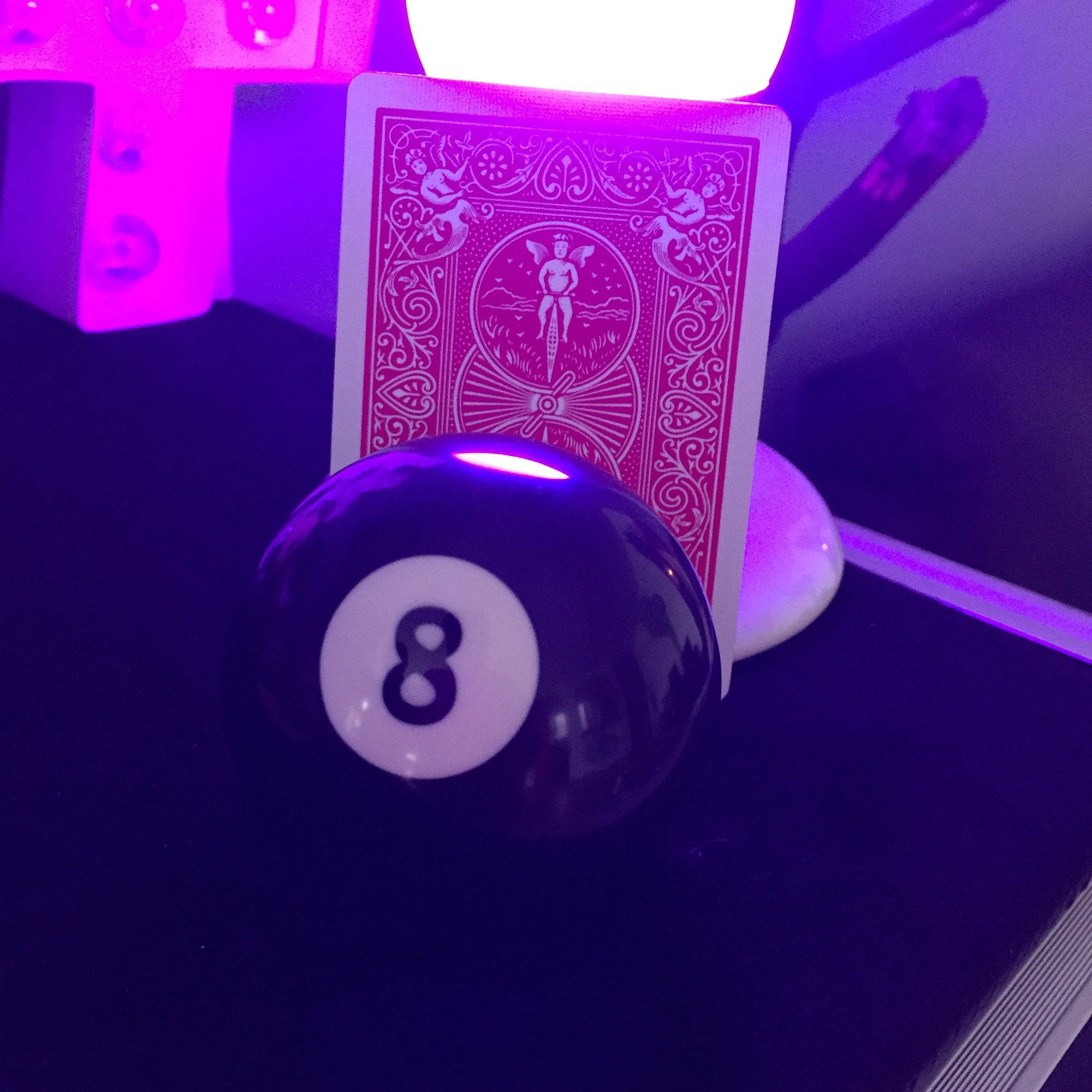 8 Bola Mágica - Aparición de Bola de Billar.